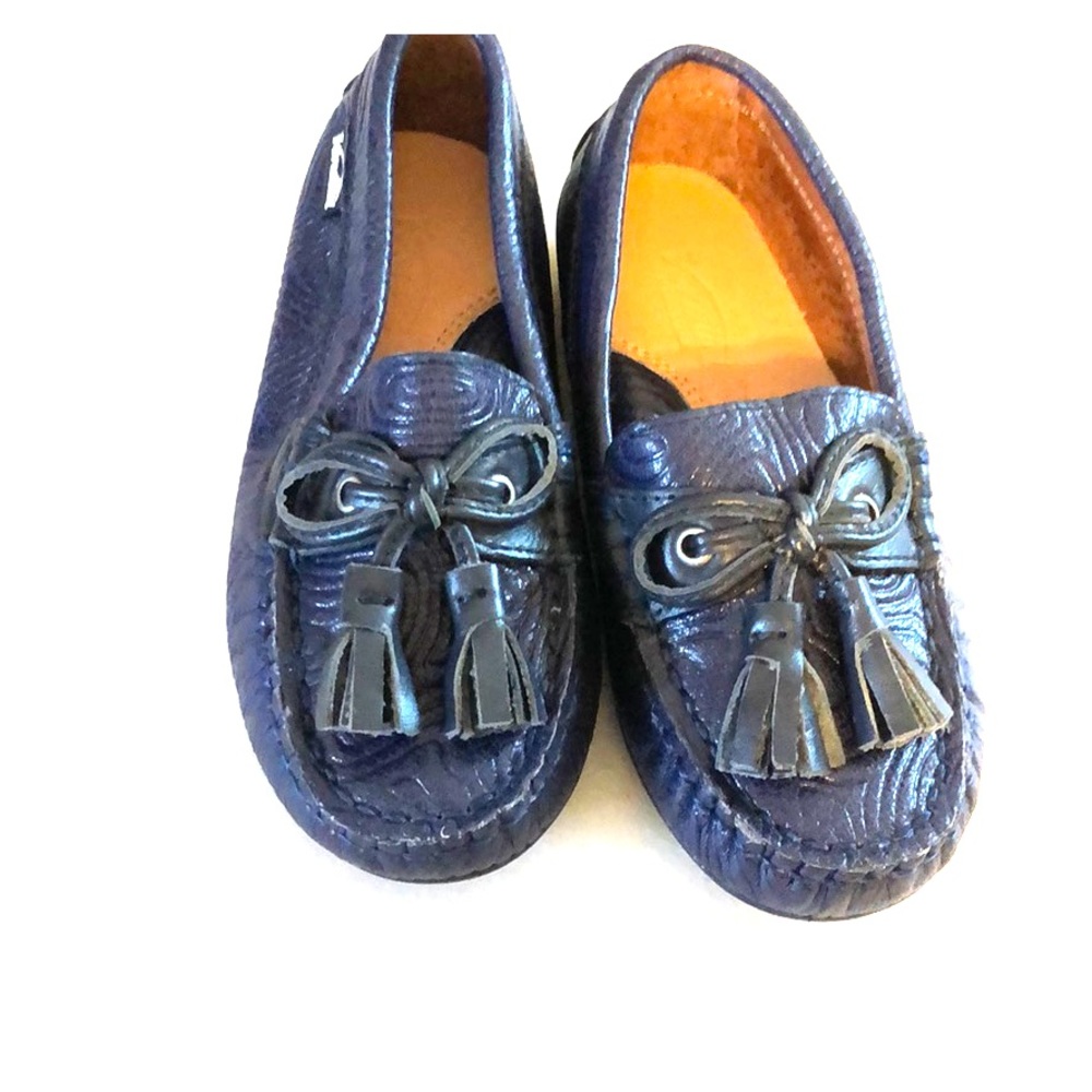 Brand New Venettini tassel loafers in navy sz 24